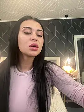 EmyLaveau online show from 24, 1, 2025