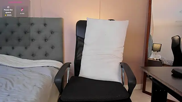 Snapshot of Sweet_Alessandre chatting on 23, 4, 2026 Sweet Alessandre online show from 23, 4, 2026