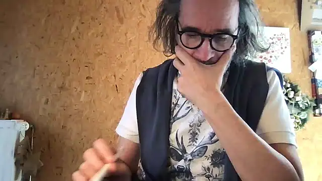 Snapshot of GioApri chatting on 6, 3, 2026 GioApri online show from 6, 3, 2026