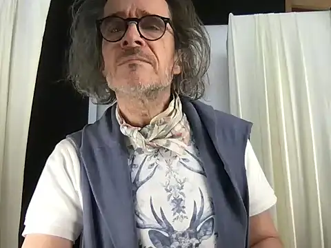 Snapshot of GioApri chatting on 12, 4, 2026 GioApri online show from 12, 4, 2026