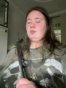 remirann  online show from 13, 12, 2024