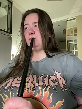 remirann  online show from 28, 2, 2025