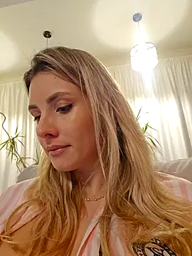 Snapshot of MishaBrizo chatting on 1, 3, 2025 MishaBrizo online show from 1, 3, 2025