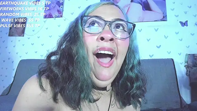 Snapshot of OnlyBluex chatting on 8, 1, 2025 OnlyBluex online show from 8, 1, 2025