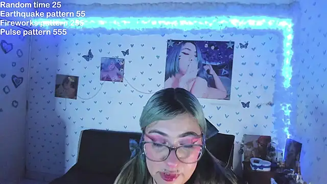 Snapshot of OnlyBluex chatting on 8, 2, 2025 OnlyBluex online show from 8, 2, 2025