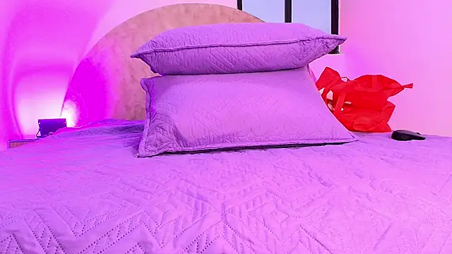 Snapshot of _ebony-queen_ chatting on 19, 11, 2025 ebony-queen online show from 19, 11, 2025