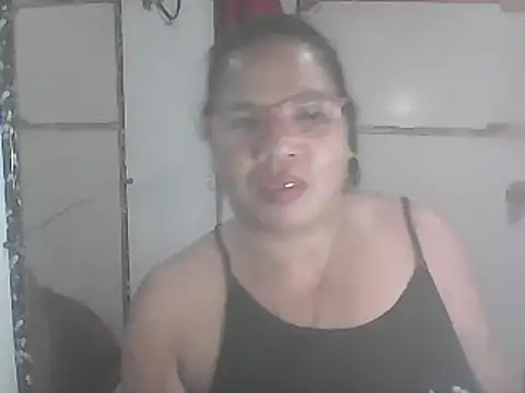 Snapshot of hotwet_mama4uxx chatting on 11, 2, 2025 hotwet mama4uxx online show from 11, 2, 2025