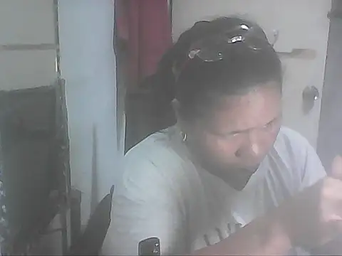 Snapshot of hotwet_mama4uxx chatting on 19, 10, 2025 hotwet mama4uxx online show from 19, 10, 2025