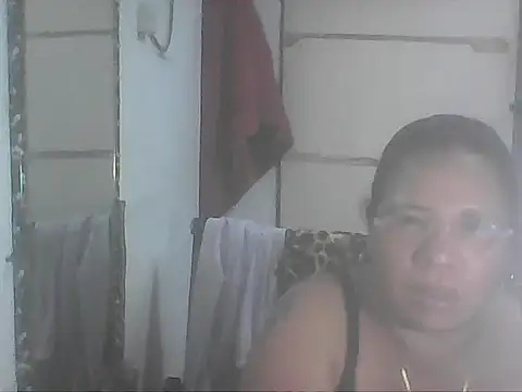 Snapshot of hotwet_mama4uxx chatting on 20, 10, 2025 hotwet mama4uxx online show from 20, 10, 2025