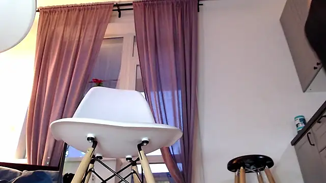 Snapshot of MadameKatrina chatting on 31, 12, 2024 MadameKatrina online show from 31, 12, 2024