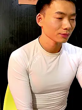 Snapshot of asiahot_liam chatting on 7, 2, 2025 asiahot liam online show from 7, 2, 2025