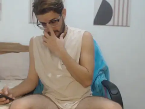 Snapshot of peterannaud chatting on 15, 11, 2025 peterannaud online show from 15, 11, 2025