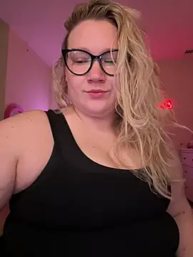 Snapshot of PiggyRose chatting on 19, 3, 2025 PiggyRose online show from 19, 3, 2025