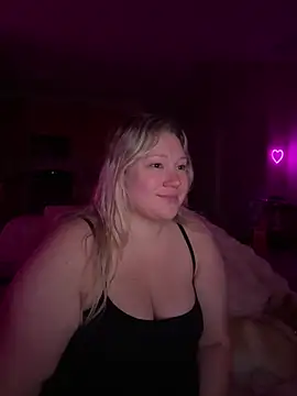 Snapshot of PiggyRose chatting on 11, 6, 2026 PiggyRose online show from 11, 6, 2026