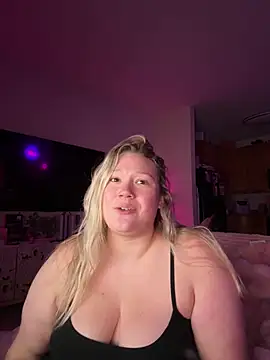 Snapshot of PiggyRose chatting on 11, 6, 2026 PiggyRose online show from 11, 6, 2026