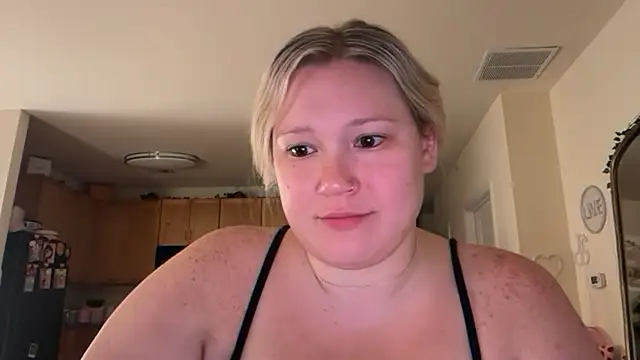 Snapshot of PiggyRose chatting on 13, 7, 2026 PiggyRose online show from 13, 7, 2026