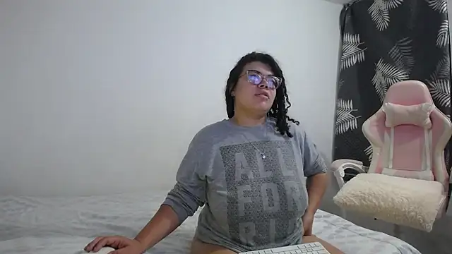 Snapshot of mabigomez00 chatting on 9, 10, 2025 mabigomez00 online show from 9, 10, 2025