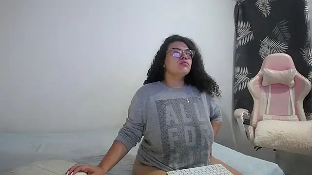 mabigomez00 online show from 21, 11, 2025