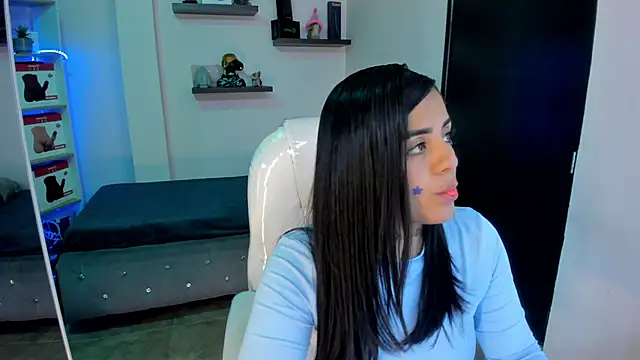 Catalinaa martinez online show from 14, 2, 2025