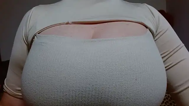 AnnyelinnaLove online show from 2, 2, 2025