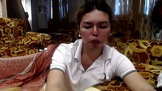 Snapshot of alondra_marie23 chatting on 2, 7, 2026 alondra marie23 online show from 2, 7, 2026