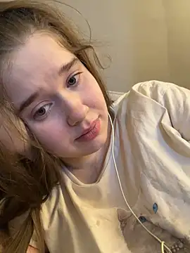 HornyGirlH online show from 18, 5, 2026