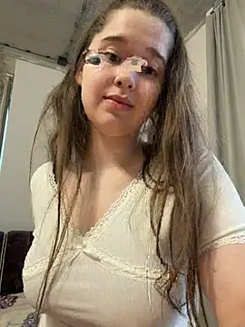 HornyGirlH online show from 27, 5, 2026