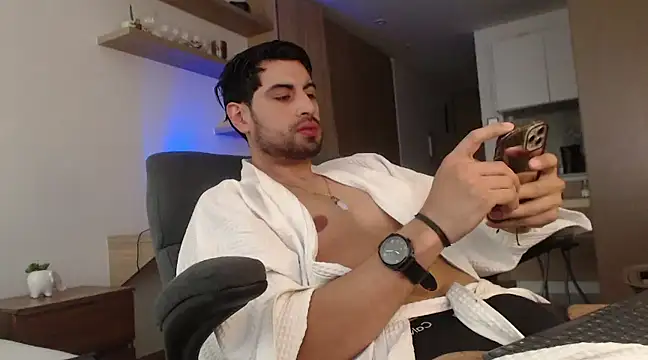 Snapshot of bradley_muscle chatting on 23, 2, 2025 bradley muscle online show from 23, 2, 2025