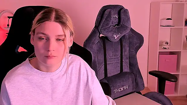 Snapshot of hotblonds chatting on 19, 12, 2024 hotblonds online show from 19, 12, 2024