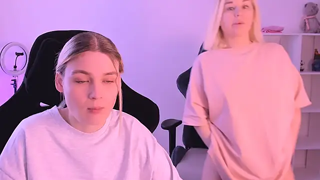 Snapshot of hotblonds chatting on 12, 1, 2025 hotblonds online show from 12, 1, 2025