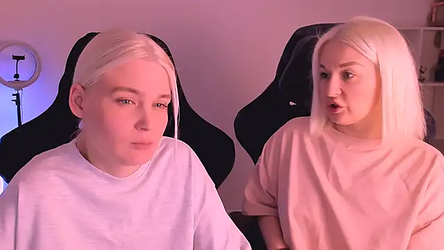 Snapshot of hotblonds chatting on 20, 1, 2025 hotblonds online show from 20, 1, 2025