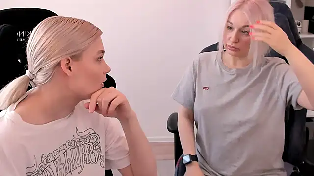 Snapshot of hotblonds chatting on 17, 3, 2025 hotblonds online show from 17, 3, 2025