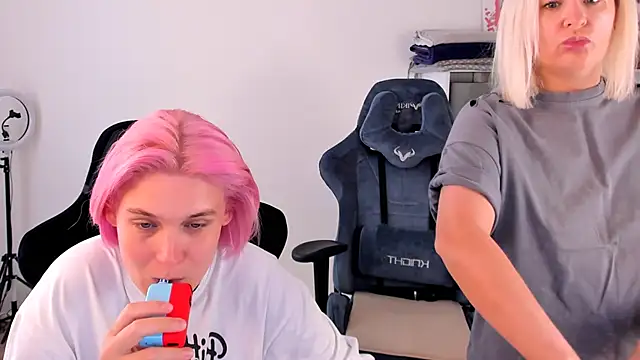 Snapshot of hotblonds chatting on 20, 9, 2025 hotblonds online show from 20, 9, 2025