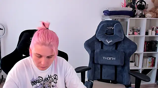 Snapshot of hotblonds chatting on 22, 9, 2025 hotblonds online show from 22, 9, 2025