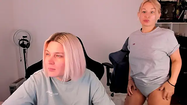 Snapshot of hotblonds chatting on 28, 11, 2025 hotblonds online show from 28, 11, 2025