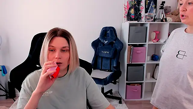 hotblonds online show from 13, 3, 2026