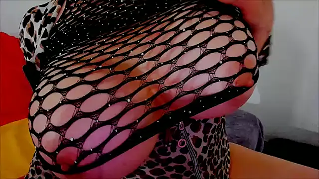 Conny hot3 online show from 28, 12, 2024