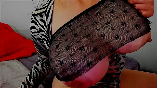 Conny hot3 online show from 4, 1, 2025