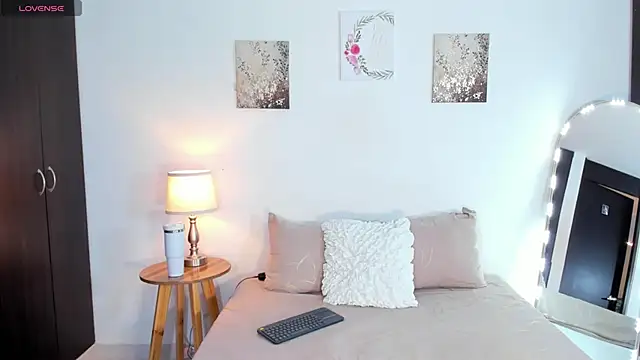 SarahCinnamon- online show from 13, 1, 2026