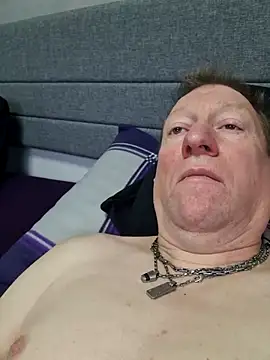 Snapshot of tomtom111111 chatting on 1, 11, 2025 tomtom111111 online show from 1, 11, 2025