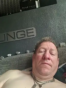 Snapshot of tomtom111111 chatting on 4, 11, 2025 tomtom111111 online show from 4, 11, 2025