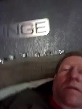 Snapshot of tomtom111111 chatting on 7, 11, 2025 tomtom111111 online show from 7, 11, 2025