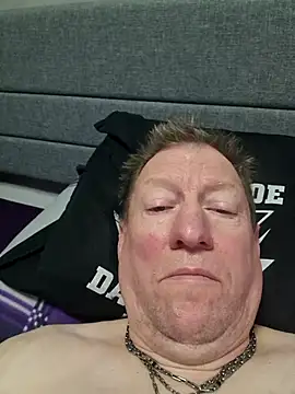 Snapshot of tomtom111111 chatting on 8, 11, 2025 tomtom111111 online show from 8, 11, 2025