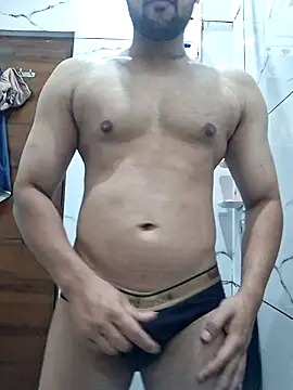 Snapshot of GYMBOY0071 chatting on 22, 5, 2026 GYMBOY0071 online show from 22, 5, 2026