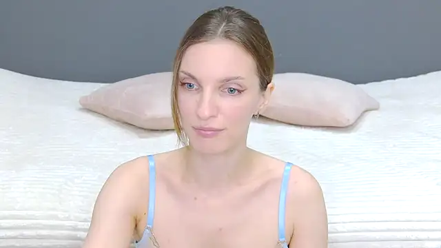 Snapshot of Beauty_Alex chatting on 12, 10, 2025 Beauty Alex online show from 12, 10, 2025