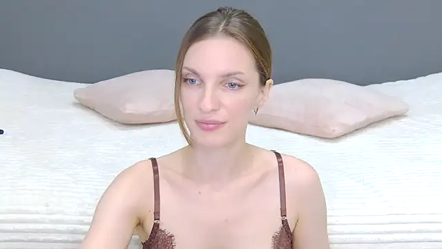 Snapshot of Beauty_Alex chatting on 14, 10, 2025 Beauty Alex online show from 14, 10, 2025