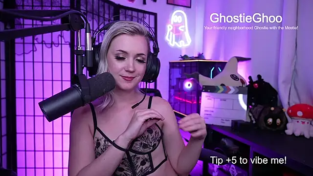 Snapshot of GhostieGhoo chatting on 21, 5, 2026 GhostieGhoo online show from 21, 5, 2026