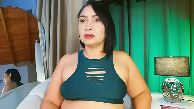 Snapshot of Madissononee chatting on 23, 10, 2025 Madissononee online show from 23, 10, 2025