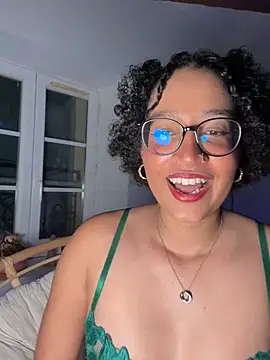Snapshot of Lauyako chatting on 12, 5, 2026 Lauyako online show from 12, 5, 2026