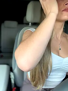 lunagirl13 online show from 22, 9, 2025